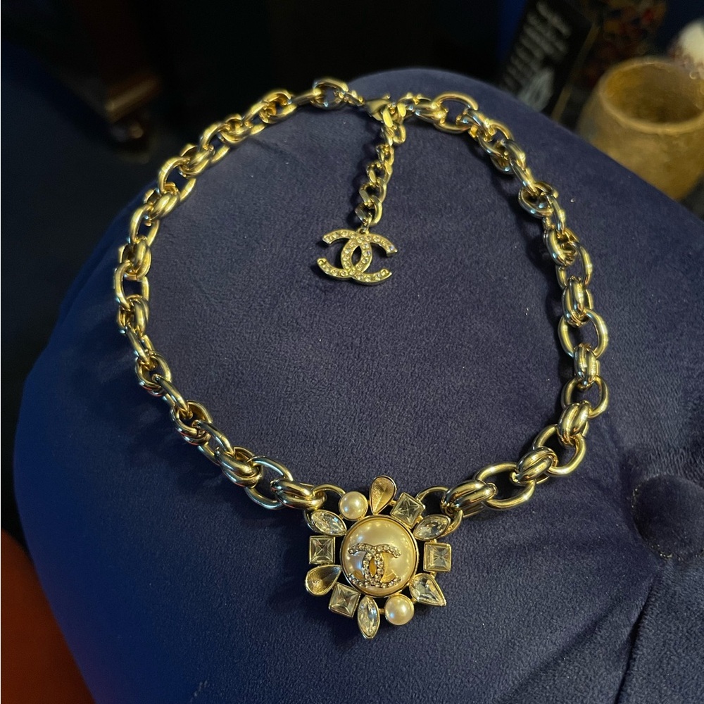 Chanel C20 V choker necklace